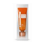Papa Feel HPR Retinol Peptide Renewal Cleanser formulated with HPR Retinol and Ceramides to support the skin moisture barrier.